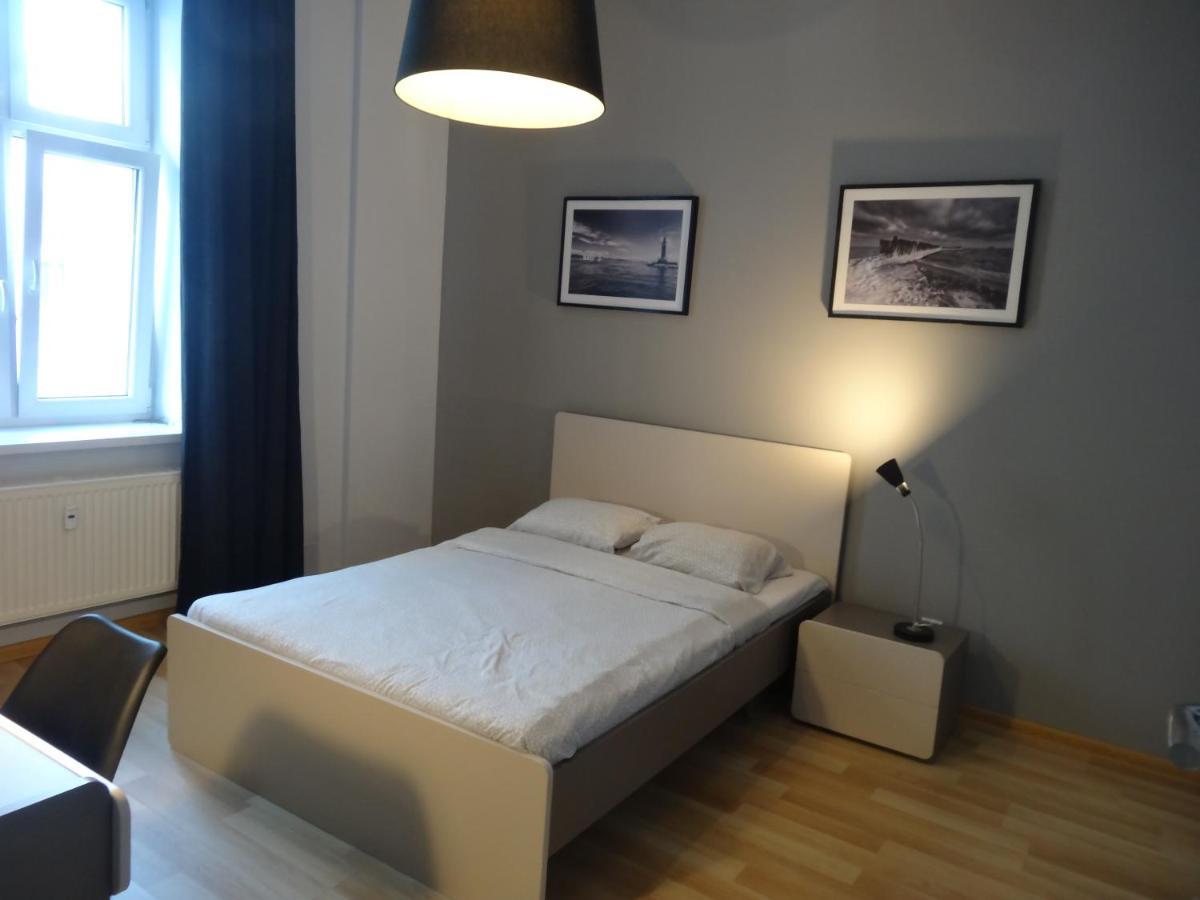 One More Night Apartment, Poznan Old Town Exterior foto